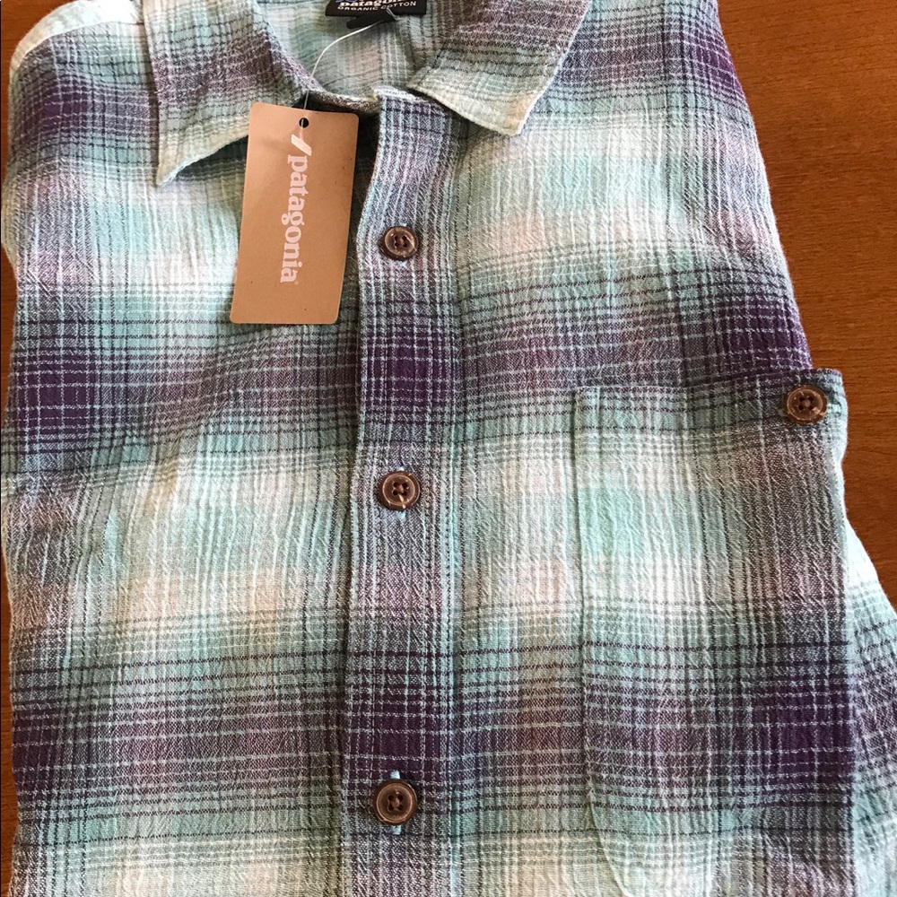 Patagonia men’s short sleeve button down